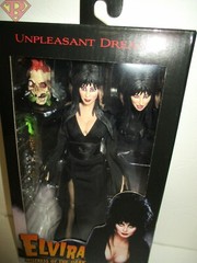 ELVIRA Mistress of the Dark 40 Years 8″ in. Clothed Action Figure Neca MINT 2022