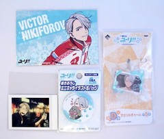 Yuri on ice Victor Nikiforov can badge Acrylic strap Ita bag Sets – 11 choices