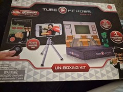 Tube Heroes University- Captain Sparklez Unboxing Kit Action