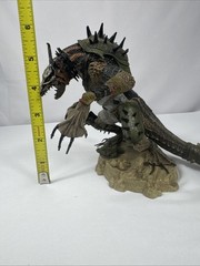 McFarlane Dragons Series 3 Komodo Dragon Clan Quest Lost King 2006 w Base