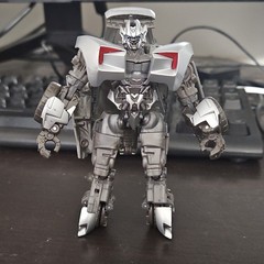 Takara Tomy Transformers Sideswipe Studio Series 78 Autobot Transforming Car