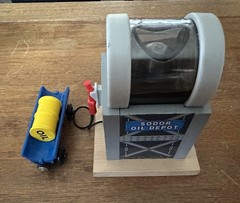 Learning Curve Wooden Thomas the Train Sodor Oil Depot with Oil Barrel & Car!
