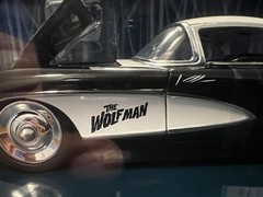 Universal Monsters 1:24 Die Cast WOLFMAN & 1957 CHEVROLET CORVETTE DIECAST CAR