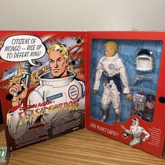 NEW CAPTAIN ACTION AS FLASH GORDON FIGURE PLAYING MANTIS HERO SERIES! a43