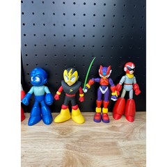 lot of 7 mega man toys