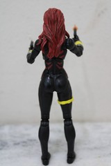 MARVEL LEGENDS 2026 AVENGERS CROSSING BLACK WIDOW FIGURE EXTRA WEAPONS GAUNTLETS