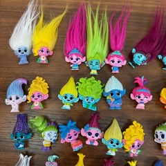 Dreamworks Trolls Figurines Band Together Lot of 80 Must have Collectables 1.5″