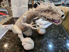 Zoomer dino Indominus Rex robot toy
