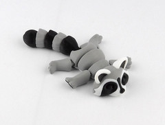 Colorful Articulated Racoon Desk Buddy – 3D Printed Fidget Toy for Stress Relief