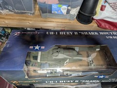 New UH-1 Huey B Shark Mouth MERIT International 1:18 Vietnam Helicopter US USA