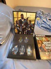medicom Kubrick grand theft auto 4 & 5 set of 5-brand new, free shipping!