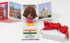 2 Gift Ems Dolls w/ Surprise Boxes United Kingdom & India Jakks Pacific!