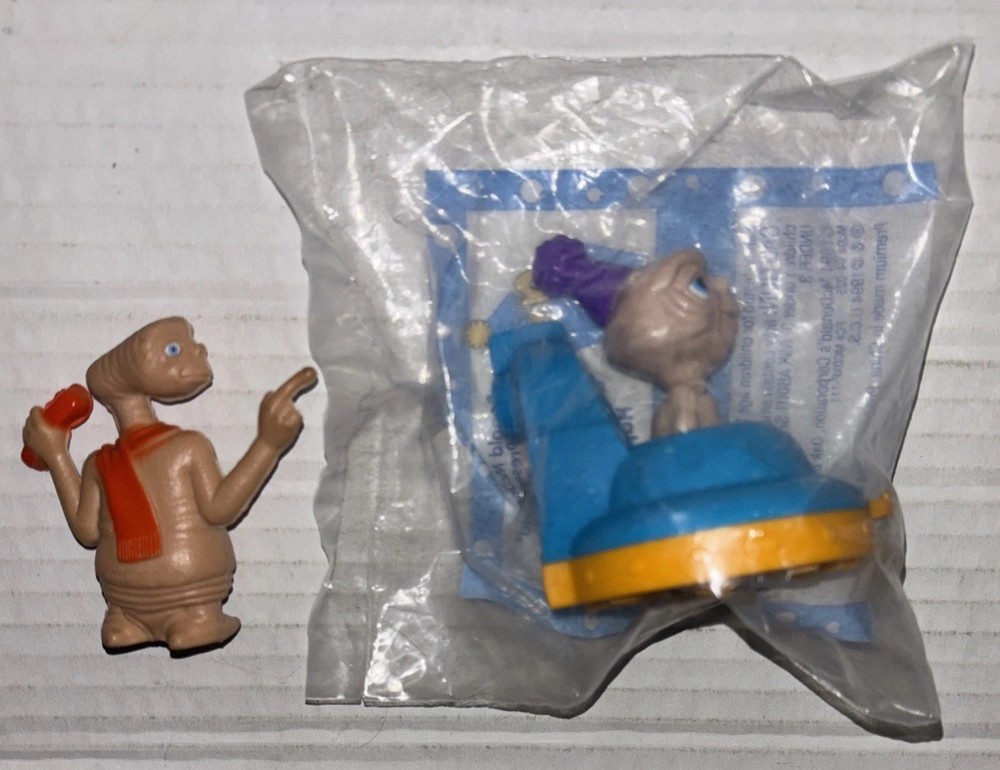 2 LOT VTG E.T. Extra Terrestrial PVC Figure LJN McDonalds Toys Happy 1994 1982