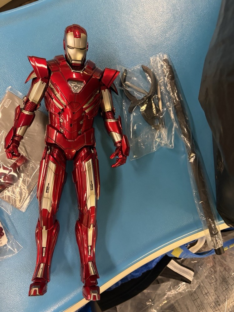 No Box Hot Toys MMS213 Iron Man 3 Mark XXXIII 33 Silver Centurion Used