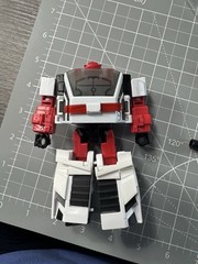 Transformers Kingdom Red Alert WFC Trilogy Deluxe Class Generations