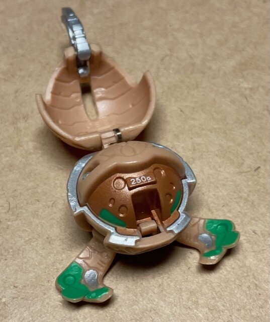 BAKUGAN BATTLE BRAWLERS – SERIES 1 (2007) – Subterra Stinglash Figure – 250G