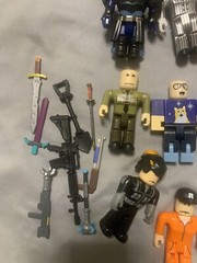 Roblox Toys Lot Of 18 Action Figures And Assorted Accessories *No Codes*