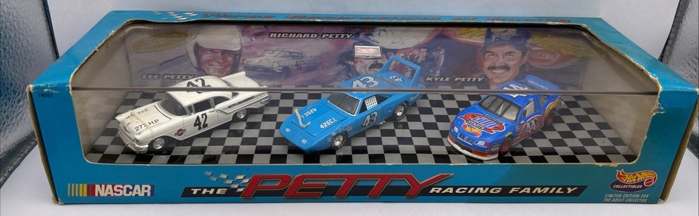 The Petty Racing Family 3 Car Set 19021 HOT WHEELS Collectibles Mattel NEW #2