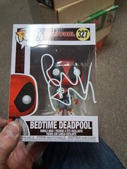 Deadpool Ryan Reynolds Autographed Bedtime Deadpool Funko 327 Figure Signed Toy