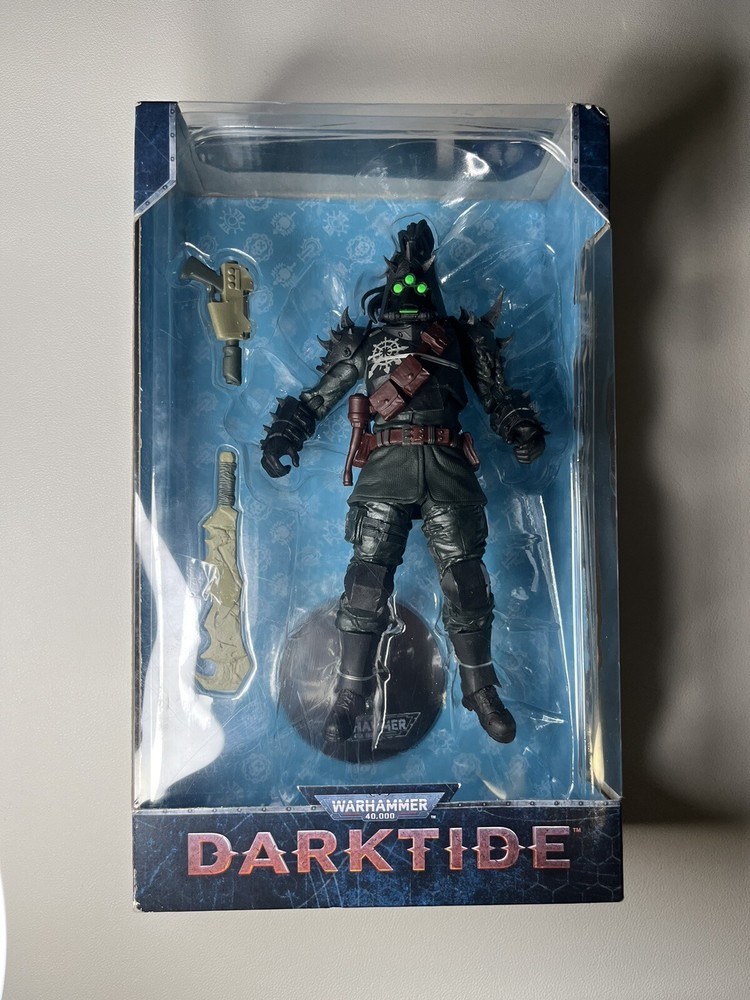 WARHAMMER 40000 Dark Tide Traitor Guard Variant Action Figure – Brand New
