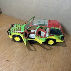 Mattel 2020 Jurassic Park 1993 Ford Explorer Model Car 04 Green Yellow Red