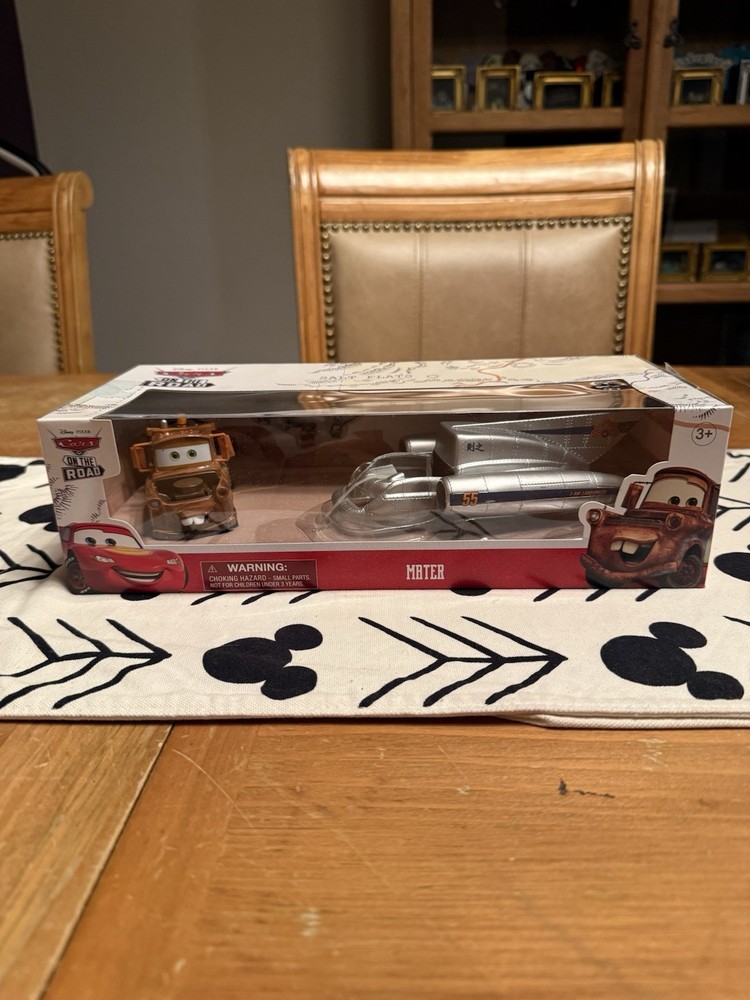 BRAND NEW Disney / Pixar Cars On The Road Mater Die Cast Set New In Box!
