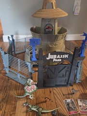 Kenner 1993 Jurassic Park Command Compound Vtg Play Set Mixed Set & 5 Dinos Read