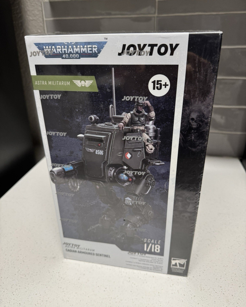 JoyToy Warhammer 40,000 Astra Militarum Cadian Armoured Sentinel 1:18