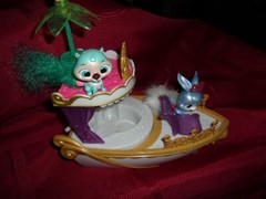 Disney Palace Pets SS Pawcation Royal Yacht with Accessories I.D. PP-1819