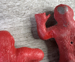 VINTAGE Lot Of 2 1960s PALMER 3″ TALL HARD PLASTIC RED KING KONG GORILLA FIGURES