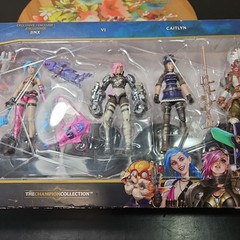 League of Legends NIB Dual Cities LIMITED 1st EDITION Champion Collection SEALED