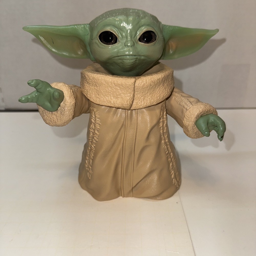 Baby Yoda Grogu Mandalorian Star Wars Toy Action Figure Hasbro 7” Posable Figure