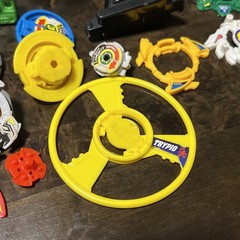 Vintage Beyblade Lot Original Plastic Gen Hasbro lot of beyblades