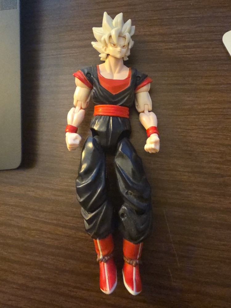 Gamestop Exclusive Goku Figure Loose