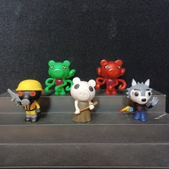 PhatMojo Roblox Piggy 20 Figure Lot Skelly Parasee Soldier Clowny Foxy Rash