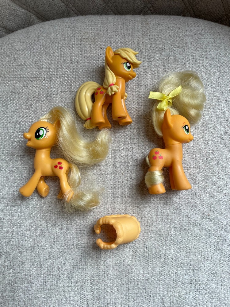 LOT OF 3 2010 MY LITTLE PONY APPLEJACK MLP G4 DOLLS & SHAWL BLANKET ACCESSORY