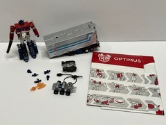 Transformers Platinum Edition Year of the Rooster Optimus Prime figure