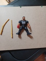 wwe mattel knuckle crunchers series 1 roman reigns wrestling figure