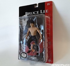 7″ Bruce Lee action figure by Sideshow Toy Classic Edition Enter the Dragon movi