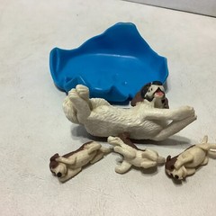 Vintage MEG Puppy In My Pocket Baby Surprise St Bernard Suzie Dog Family Pups