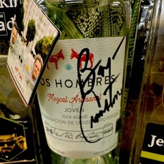 Breaking Bad 2 Figures Empty bottle signed by Bryan Cranston and Rolling Stone!