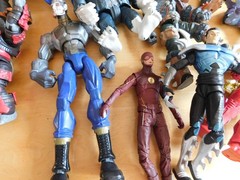 Action Figures DC Comics/Hasbro/Marvel/Mattel/Other Lot Mixed (17 Figures)