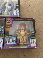 Jazwares FNAF Five Nights at Freddy’s Withered Bonnie, Chica Puppet Office Set!