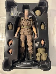 Hot Toys MMS141 Platoon 1/6th Scale Sergeant Bob Barnes Tom Berenger 12 Inch 1:6