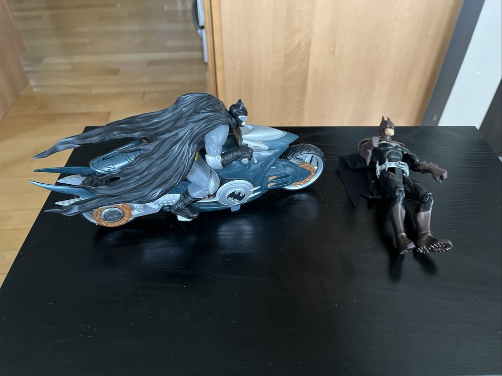 DC BATMAN MOTORCYCLE – PULL BACK / 2003 Cloth Cape Dc Comics 6.5 Inches