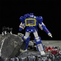 PT-04 Soundwave Pocket Robot Action Figure G1 Transforming Mini Toy Collectible