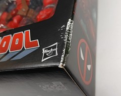 Marvel Legends Venompool Deluxe Deadpool Target Exclusive Figure ( BOX DAMAGE )