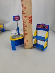 Zuru Mini Brands Mini Mart Store Casher Station And Shelf Display