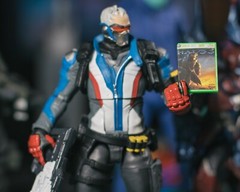 Halo 3 Xbox 360 Case Diorama PROP ONLY Mezco, Marvel Legends, NECA 1/12