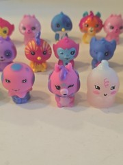 Cepia BANANAS BUNCH Peel to Reveal Animal Figures Toy Lot Of 16 Characters